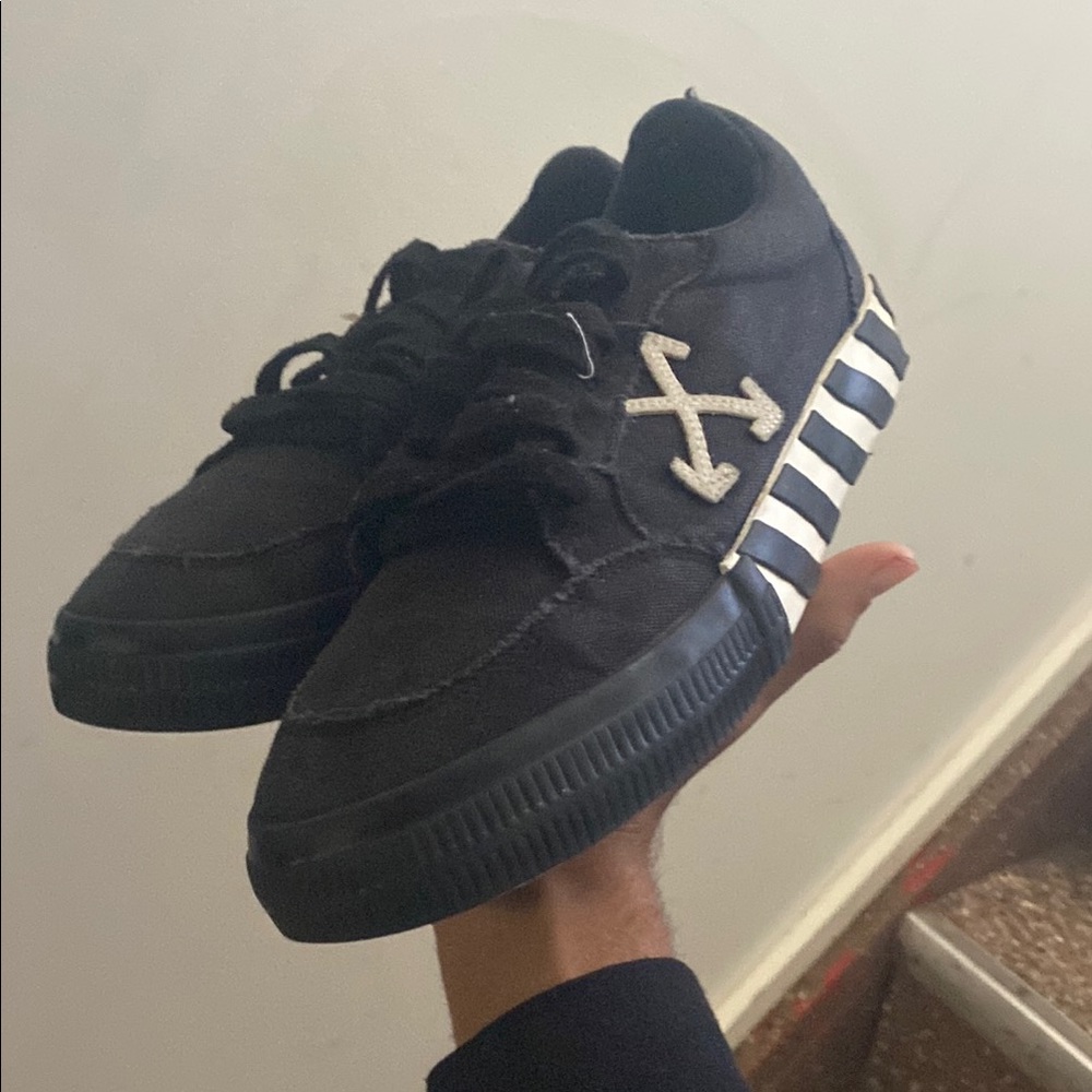 Off-White “Low top Vulcanized” missing tag